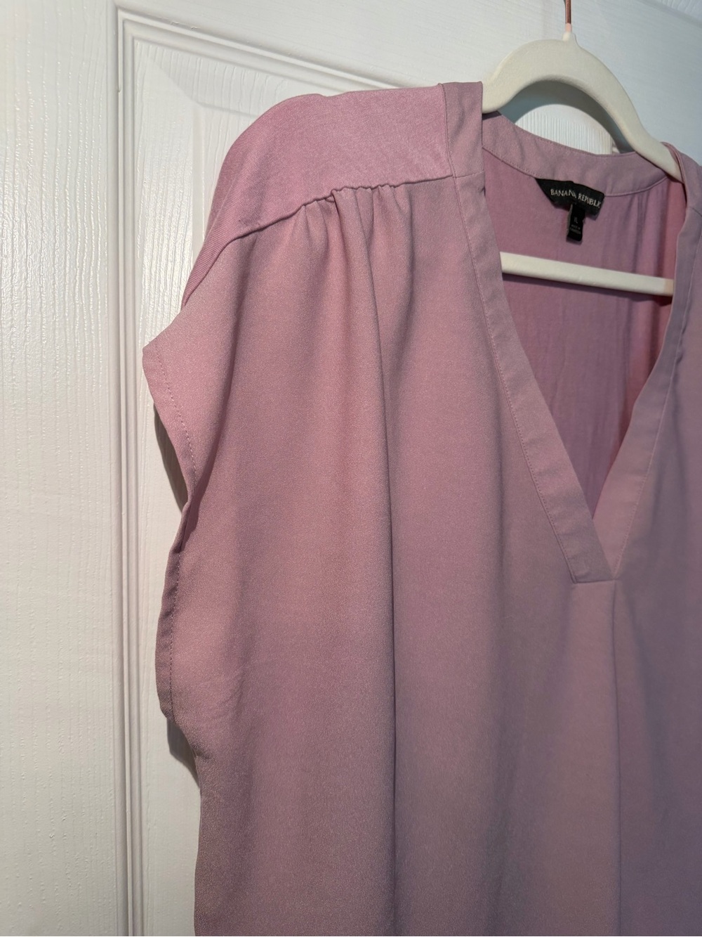 Banana Republic Dusty Rose V-Neck Cap Sleeve Blouse - Picture 2 of 5